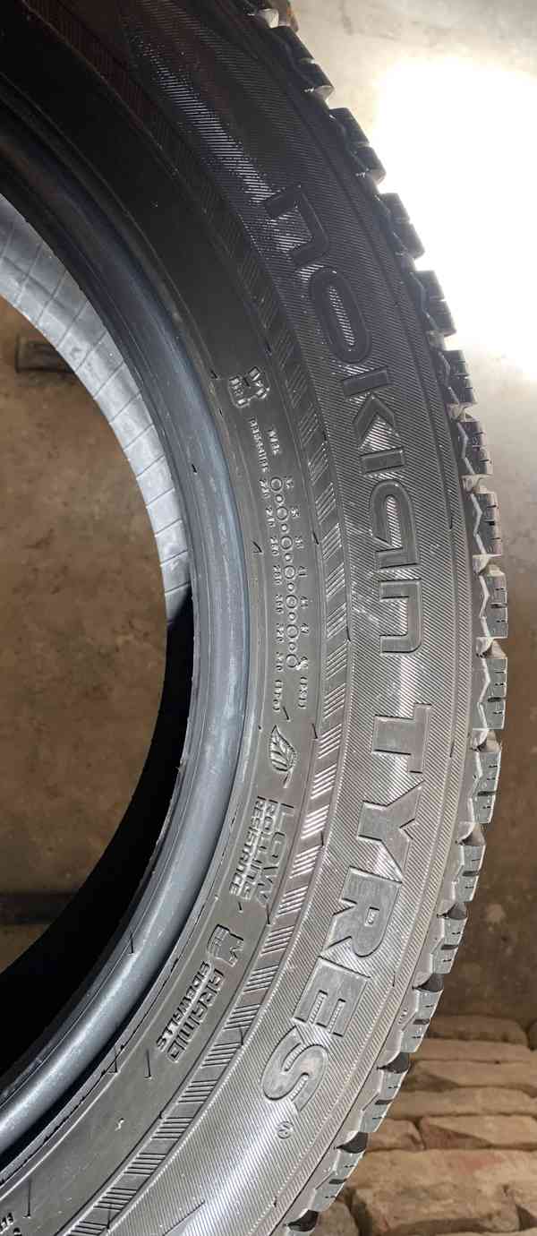 Zimní pneu 225/60 R18 - foto 2
