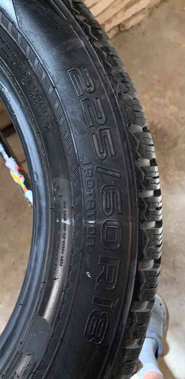 Zimní pneu 225/60 R18 - foto 3