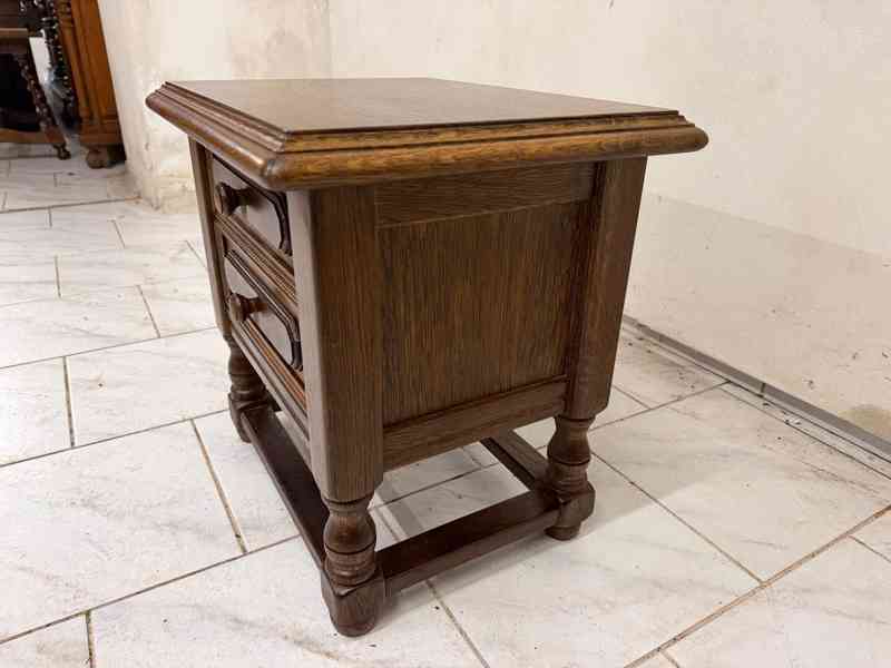 Starožitný malý odkládací stolek - foto 2