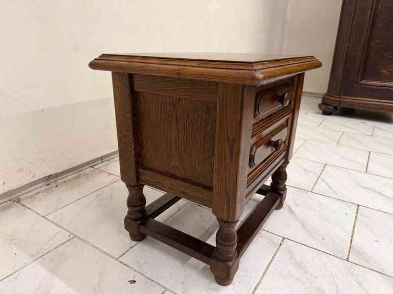 Starožitný malý odkládací stolek - foto 3