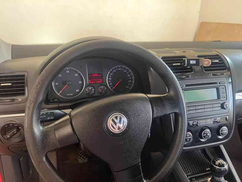 Volkswagen Jetta 2.0 TDI, r. 2006 - foto 11