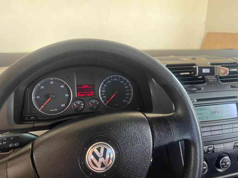 Volkswagen Jetta 2.0 TDI, r. 2006 - foto 13