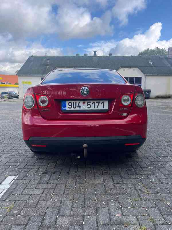 Volkswagen Jetta 2.0 TDI, r. 2006 - foto 4