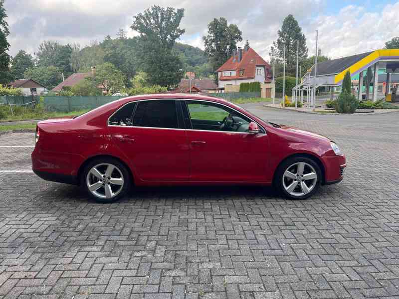 Volkswagen Jetta 2.0 TDI, r. 2006 - foto 3