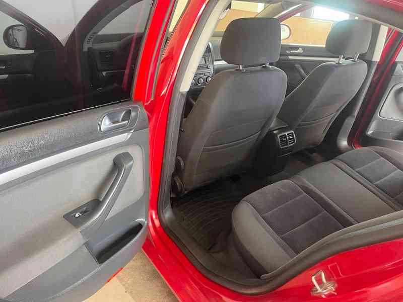 Volkswagen Jetta 2.0 TDI, r. 2006 - foto 10