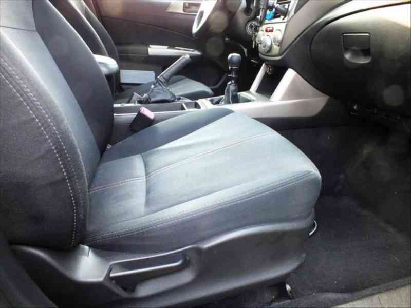 Subaru Forester 2,0   SHD - foto 13