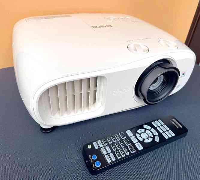 Projektor Epson EH-TW7000 Domácí kino 3D, 4K PROUHD - foto 3