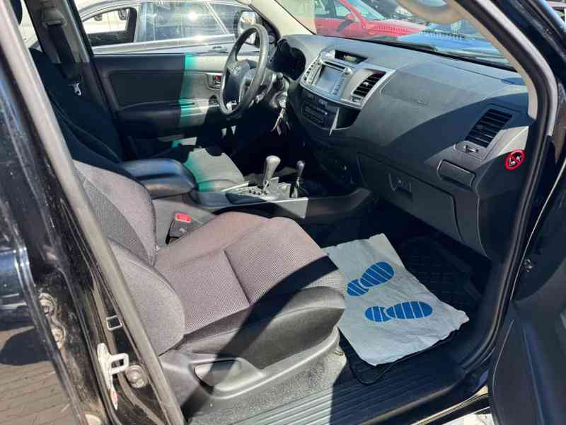 Toyota Hilux3,0 D4D Executive Aut. 126kw - foto 6