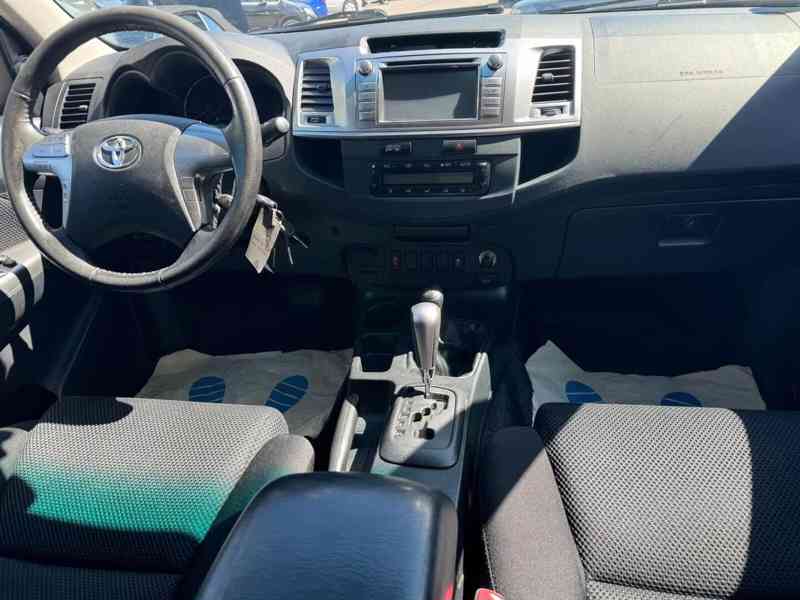 Toyota Hilux3,0 D4D Executive Aut. 126kw - foto 4