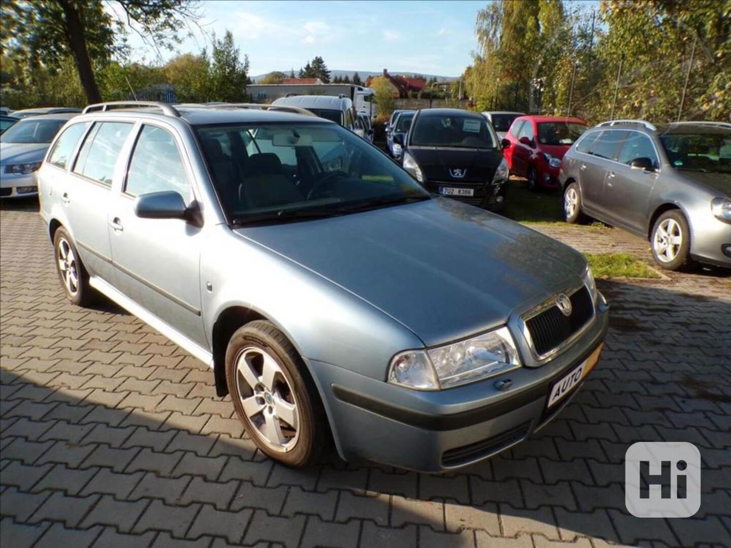 Škoda Octavia 1,8 T XENONY,TAŽNÉ ZAŘÍZENÍ - foto 1