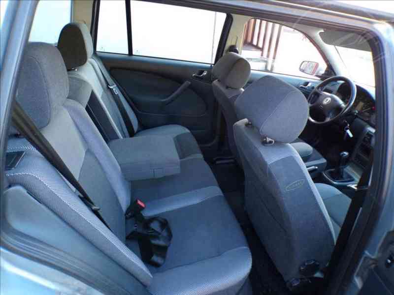 Škoda Octavia 1,8 T XENONY,TAŽNÉ ZAŘÍZENÍ - foto 10