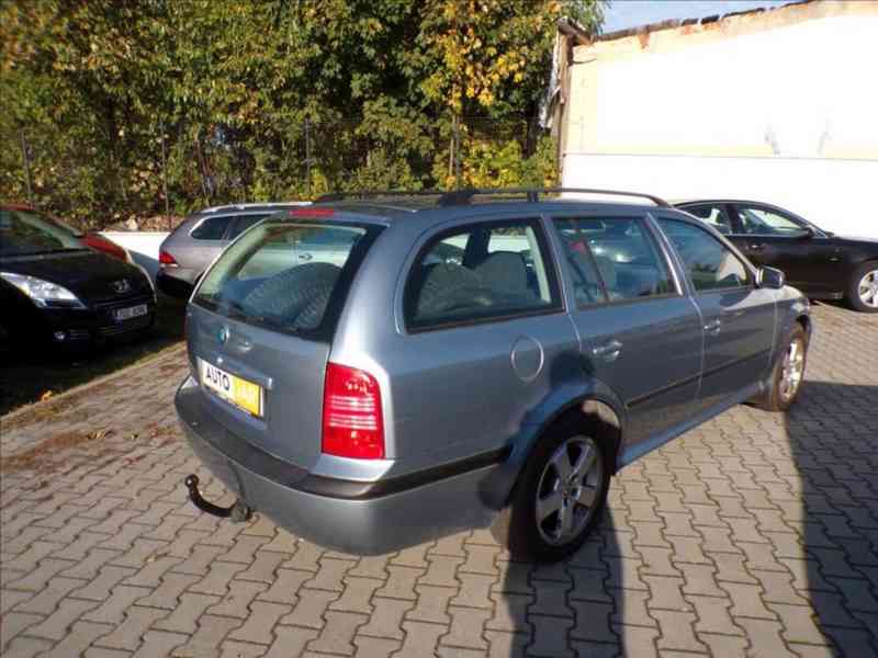 Škoda Octavia 1,8 T XENONY,TAŽNÉ ZAŘÍZENÍ - foto 4