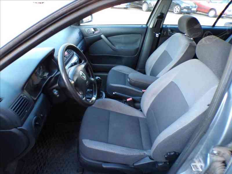 Škoda Octavia 1,8 T XENONY,TAŽNÉ ZAŘÍZENÍ - foto 7