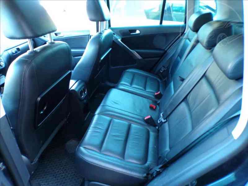 VW Tiguan 2,0 TDI AUTOMAT , TAŽ. ZAŘÍZENÍ - foto 9