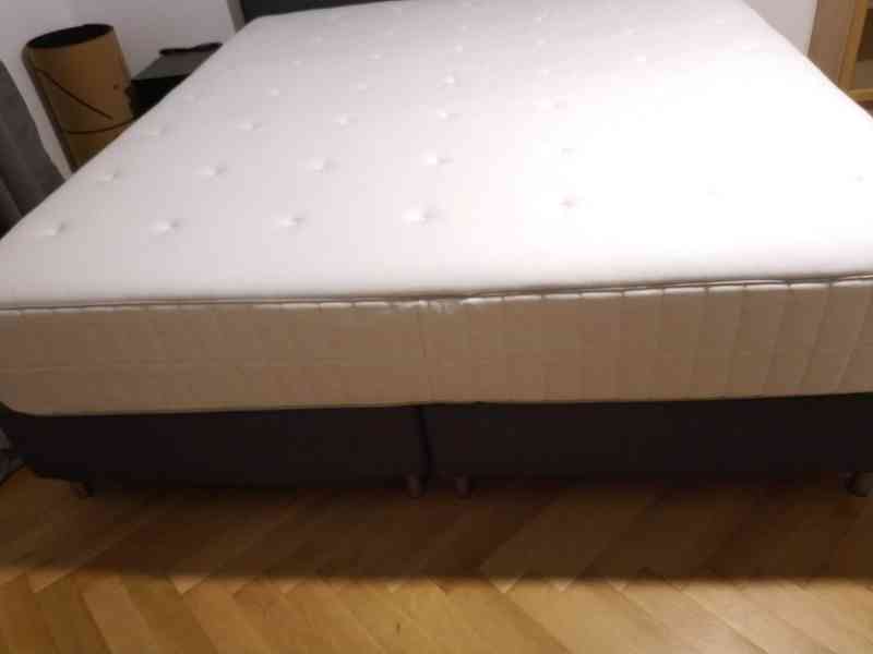Velka skoro nova postel IKEA - foto 2