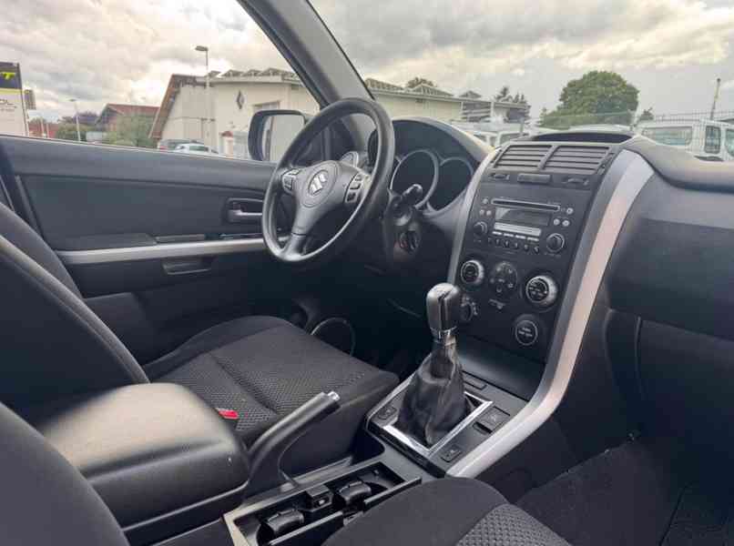 Suzuki Grand Vitara 2.0i Comfort benzín 103kw - foto 14
