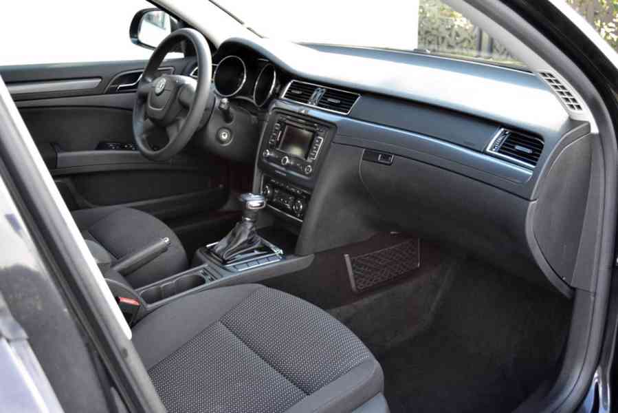 Škoda Superb 2.0 TDI 103kW DSG Active Navi kombi - foto 13