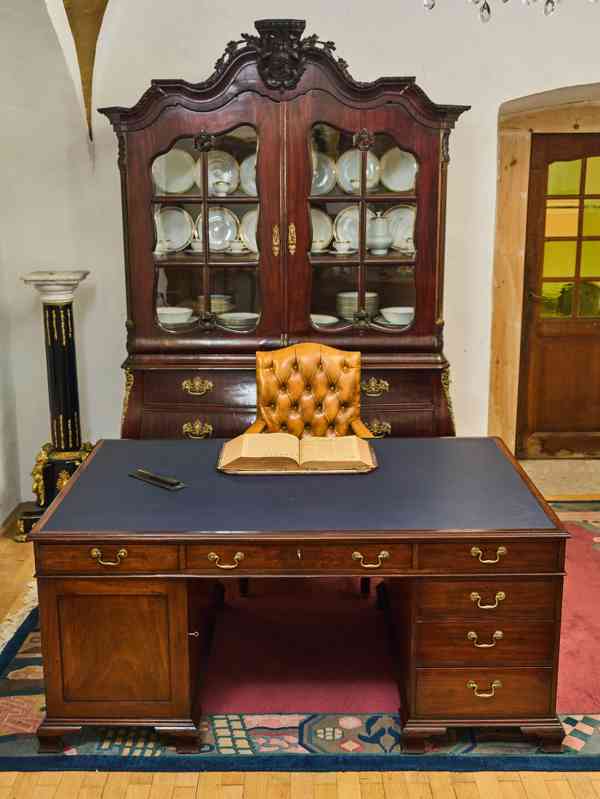 Velký anglický psací stůl. Oboustranný - foto 13