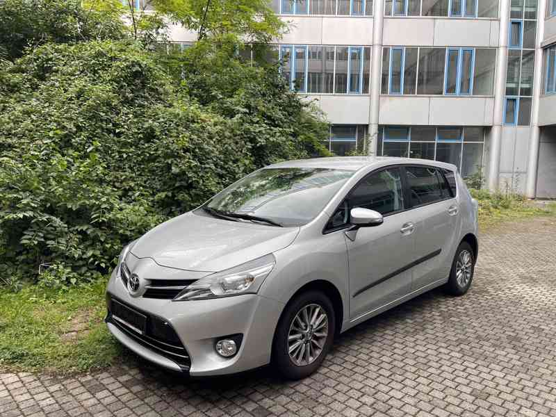 Toyota Verso 1,8i Comfort benzín 108kw - foto 8