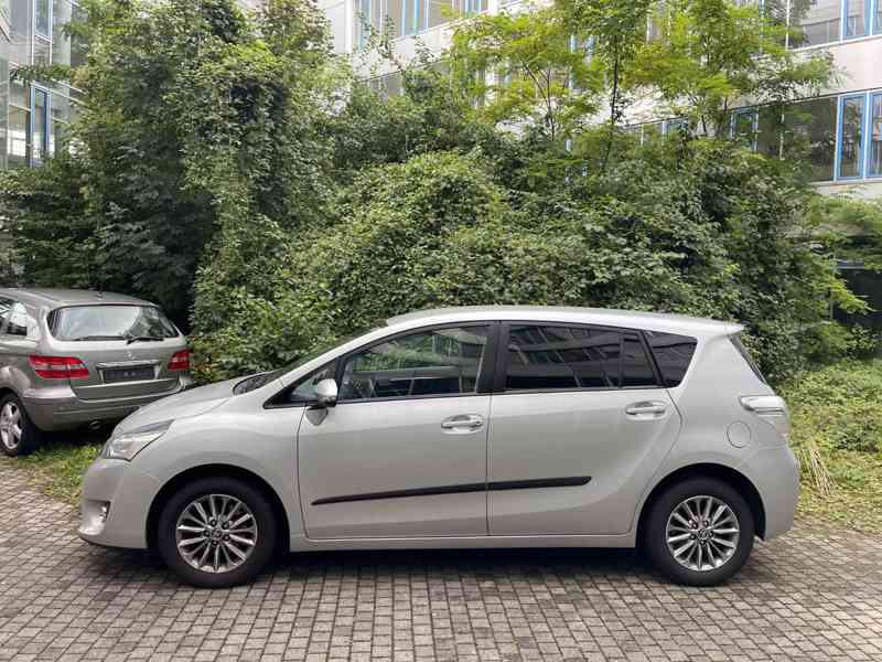 Toyota Verso 1,8i Comfort benzín 108kw - foto 7