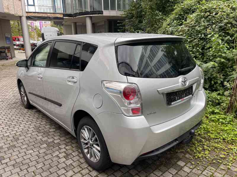 Toyota Verso 1,8i Comfort benzín 108kw - foto 11