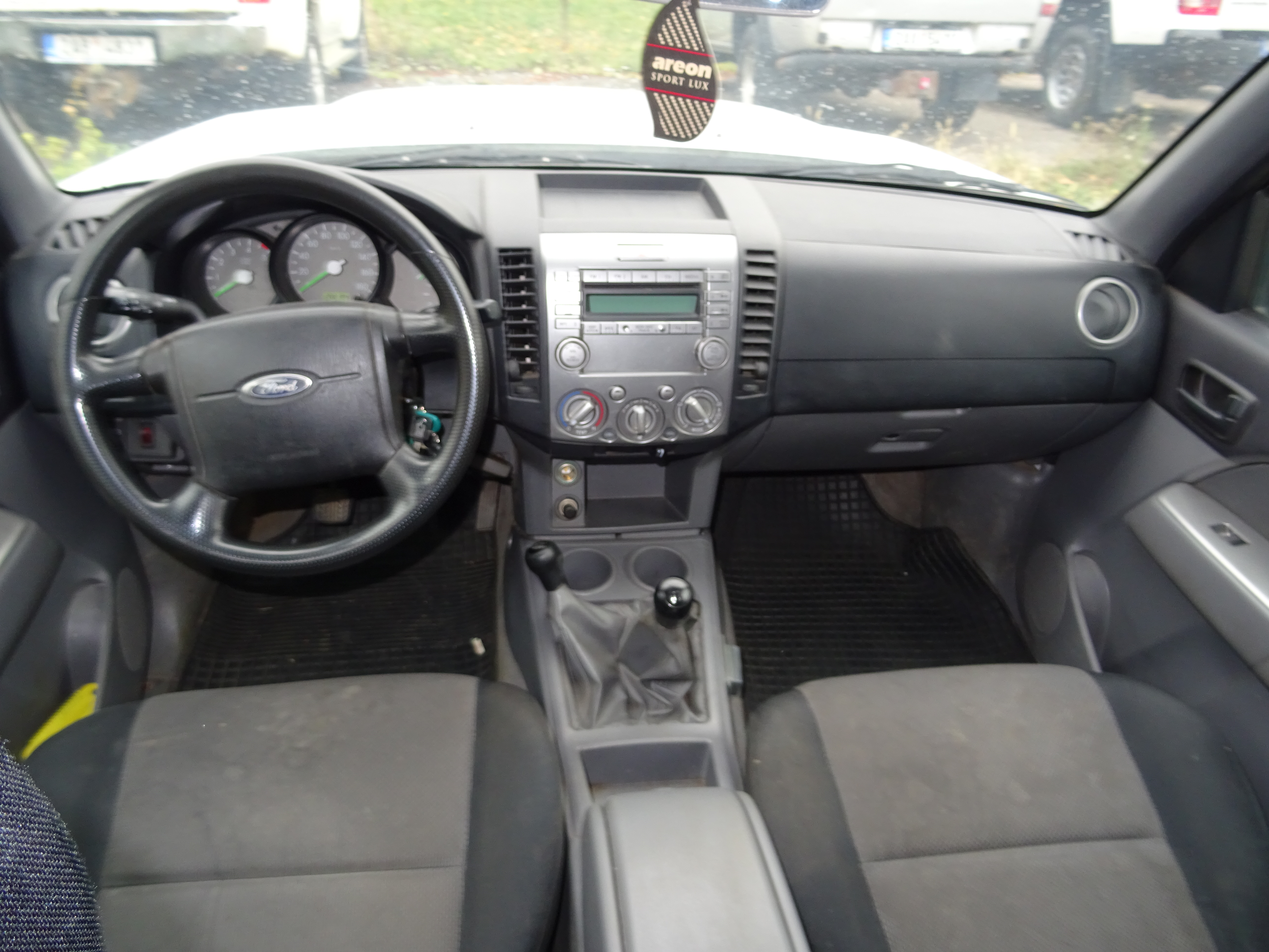 Ford Ranger Double cab 2.5 4x4 (6.) - foto 6