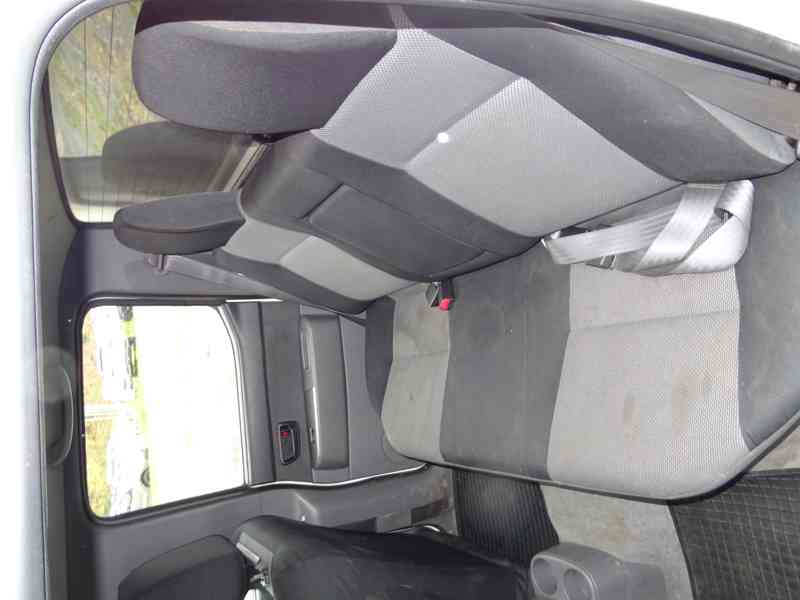 Ford Ranger Double cab 2.5 4x4 (6.) - foto 8