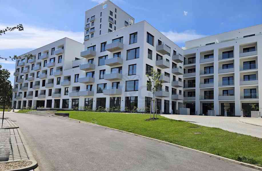GARÁŽOVÉ STÁNÍ V ČERNÝCH POLÍCH – INVESTICE S ODPOČTEM DPH - foto 17