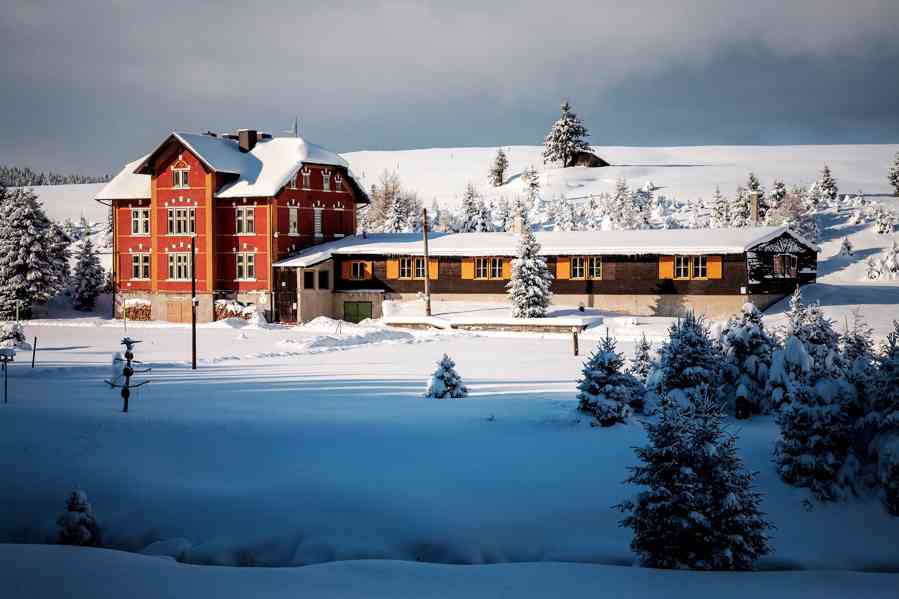 Zavedený rekreační objekt  1 148 m², 7 869 m² pozemky - foto 2