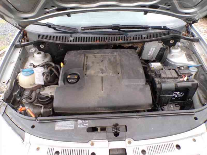 Volkswagen Polo 1,2 12V KLIMA - foto 12