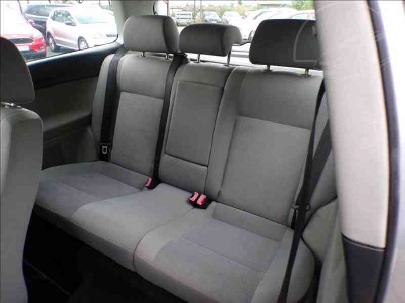 Volkswagen Polo 1,2 12V KLIMA - foto 8
