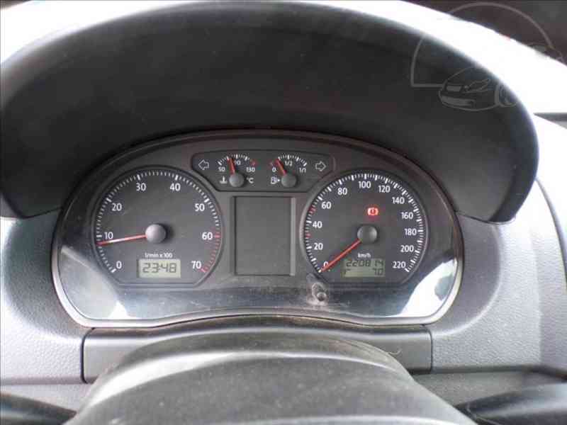 Volkswagen Polo 1,2 12V KLIMA - foto 5