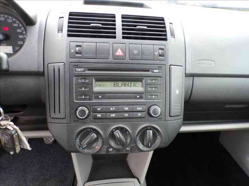 Volkswagen Polo 1,2 12V KLIMA - foto 6