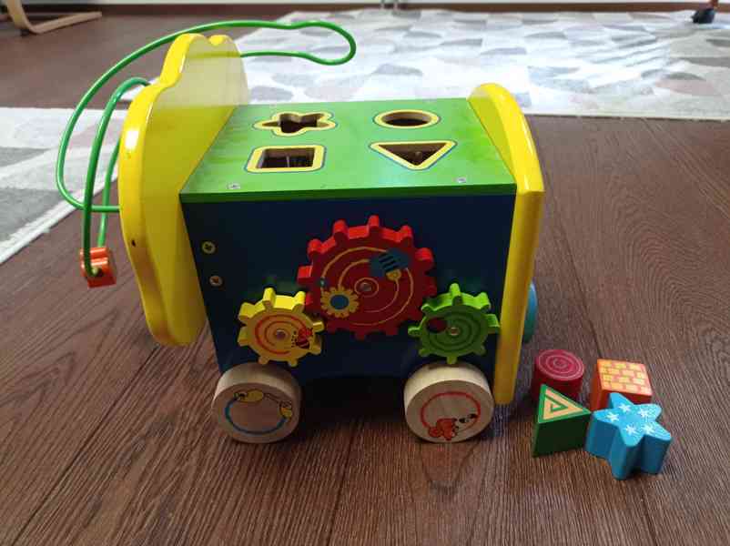 Prodám dřevěnou motorickou hračku slon - foto 5