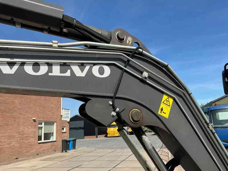 Rýpadlo Volvo ECR35D - foto 6