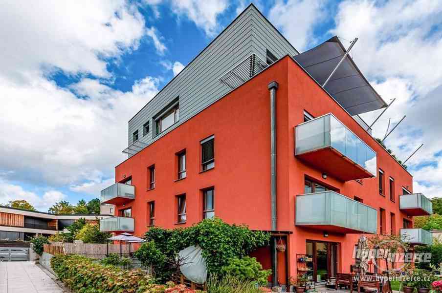 Pronájem luxusního bytu 4kk (200 m2) s 2x garážovým stáním, terasa 32 m2, Praha 4, Na Lysinách - foto 1