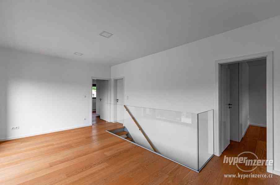 Pronájem luxusního bytu 4kk (200 m2) s 2x garážovým stáním, terasa 32 m2, Praha 4, Na Lysinách - foto 19