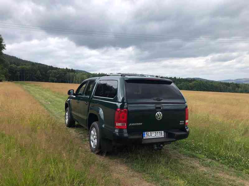 Amarok Volkswagen 2,0 TDi 4Motion 98.000 km rok 2015 - foto 9