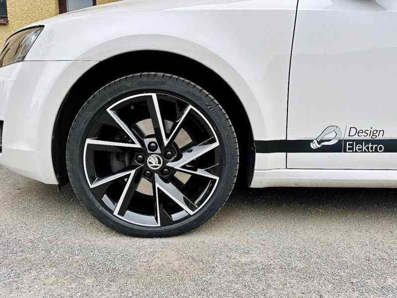 Škoda Octavia 2,0   135 kW,DSG,4x4,ČR,výbava full - foto 12