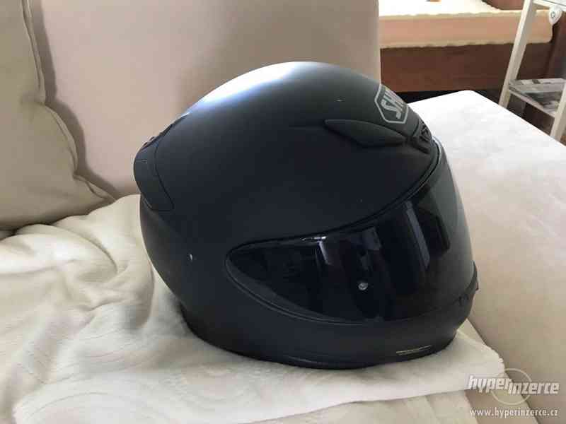 Shoei motorkářská helma - foto 1