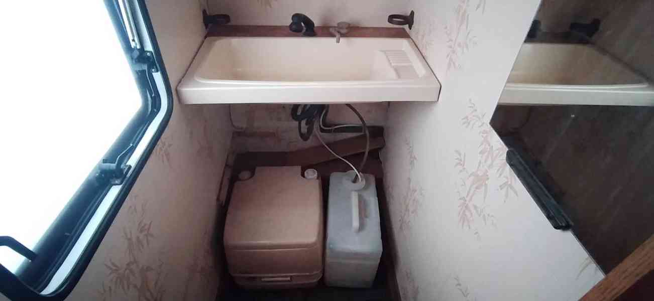 Cestovní karavan Buerstner Lux, ČR doklady, nová STK. - foto 12