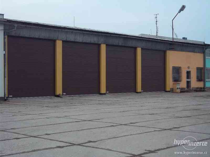 Pronajmu garáž v České Třebové -  kasárnách fi.zoně  - foto 1