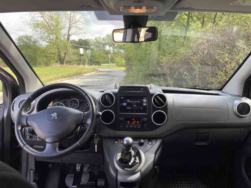 Peugeot Partner: rampa pro vozíčkáře - foto 10