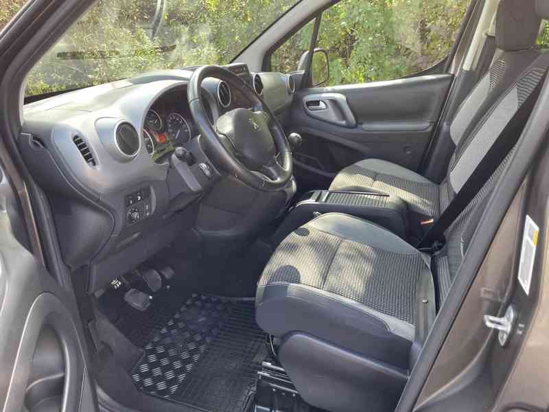 Peugeot Partner: rampa pro vozíčkáře - foto 9