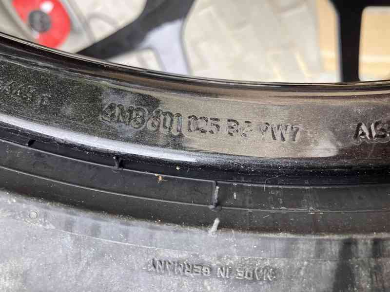 4M8601025CM alu kolo kola r23 rsq8 sq8 chrom - foto 12