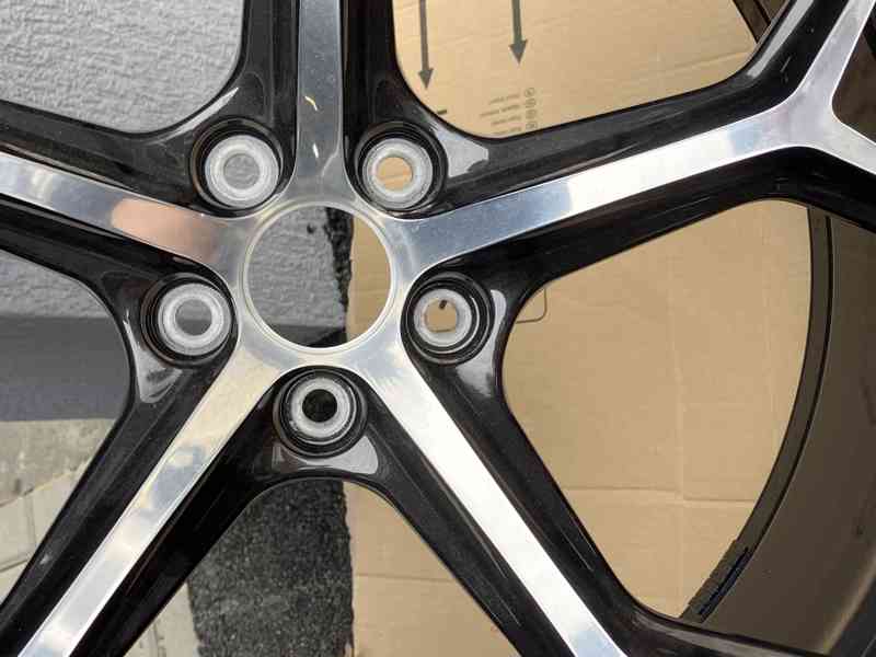 4M8601025CM alu kolo kola r23 rsq8 sq8 chrom - foto 19