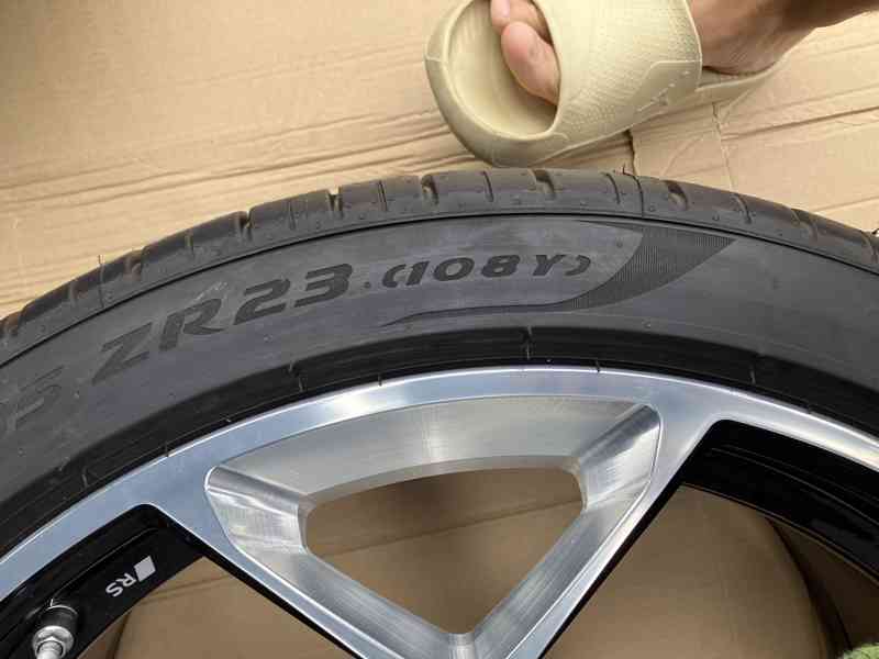 4M8601025CM alu kolo kola r23 rsq8 sq8 chrom - foto 6
