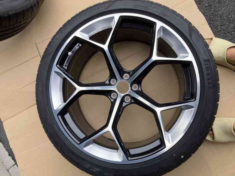 4M8601025CM alu kolo kola r23 rsq8 sq8 chrom - foto 2