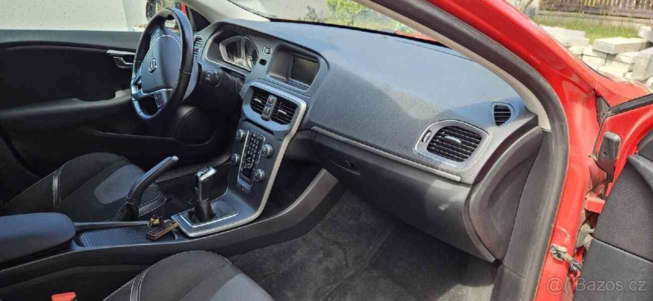 Volvo V40 D2 - foto 10