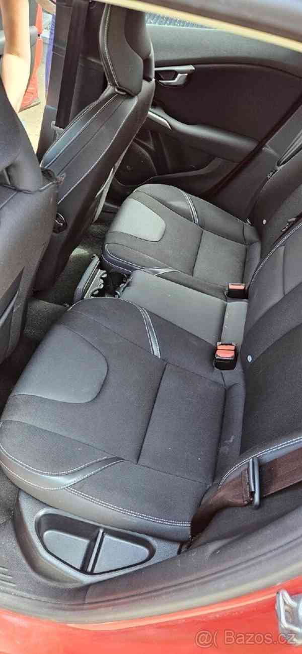 Volvo V40 D2 - foto 8
